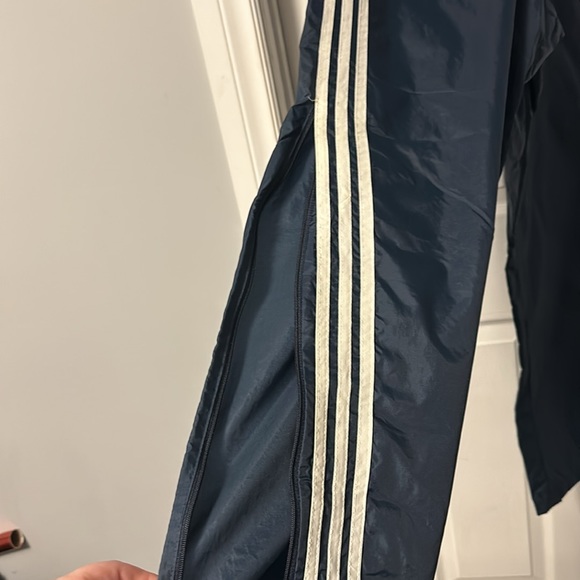 Vintage adidas women’s wind breaker with zipper slits size small 100% Nylon - Picture 5 of 15